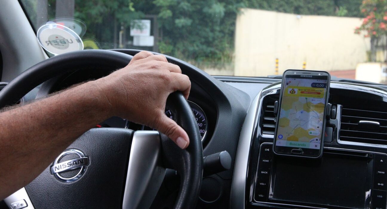 Conselho regulamenta crédito para taxistas e motoristas de aplicativo