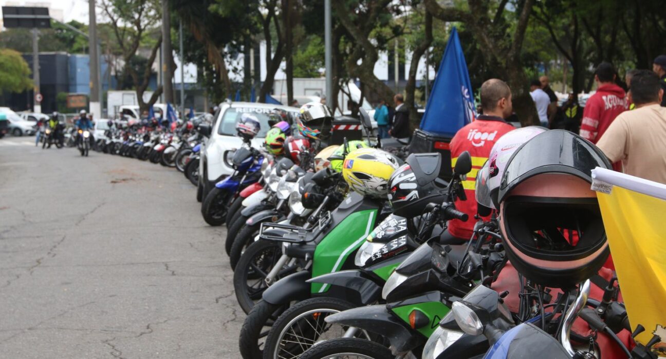 Apenas 1 em cada 5 motociclistas de app tem cobertura previdenciária