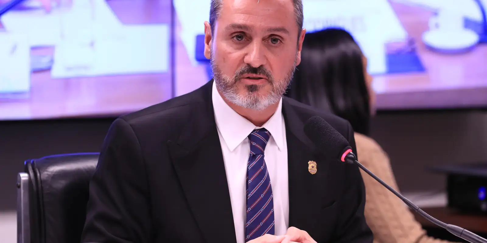 Dino determina reintegração de Andrei Rodrigues ao comando da PF