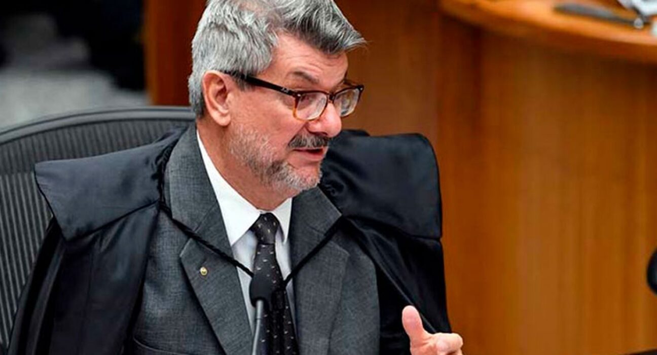AGU pede ao STF perda do cargo de ministro acusado de assédio