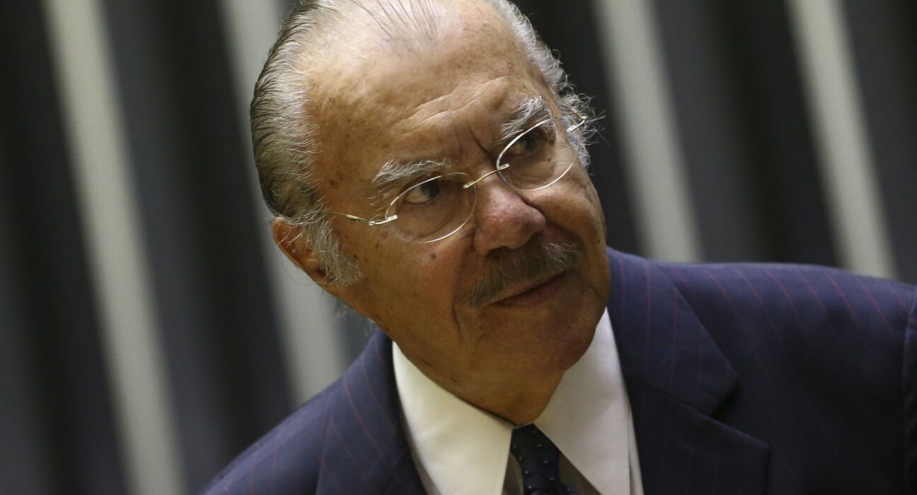 Ex-presidente José Sarney segue internado em hospital de São Paulo