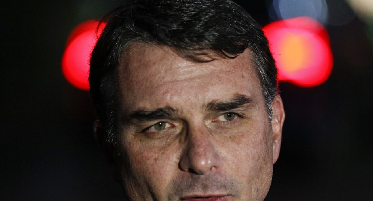 PF aponta cobranças de Flávio a Vorcaro por filme Dark Horse