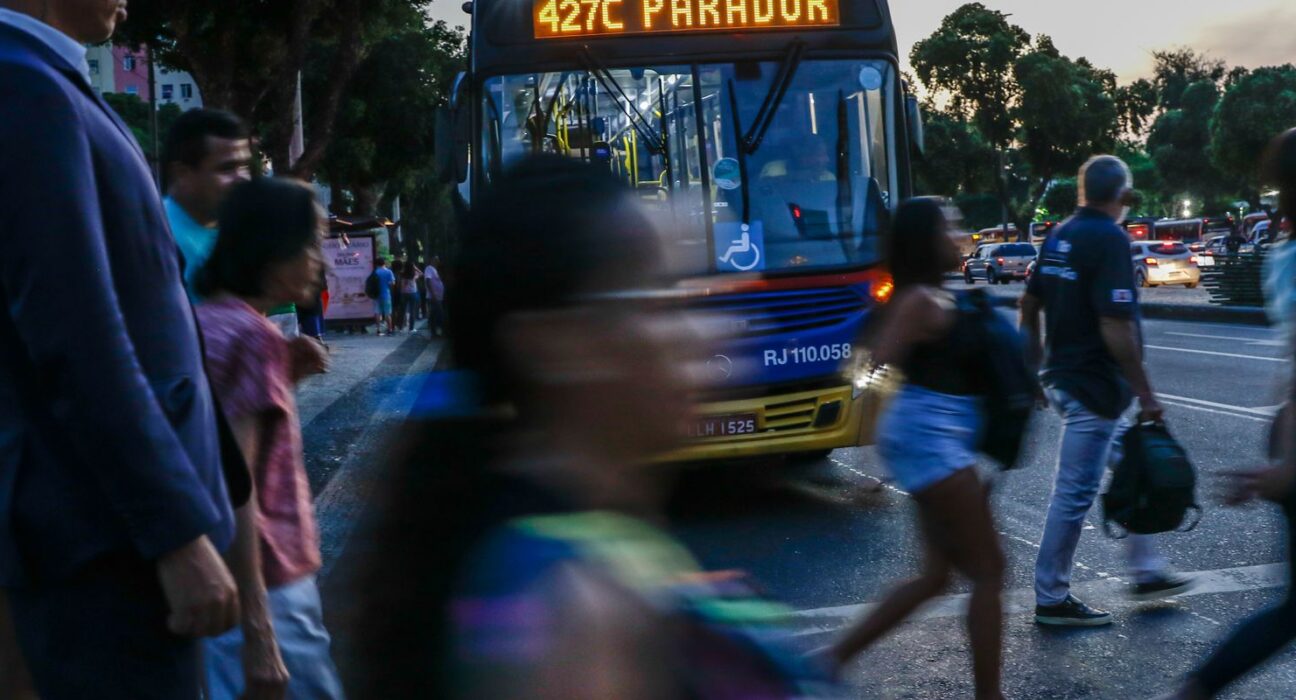 Pesquisa aponta que solidão e exaustão ampliam abstenção nas urnas