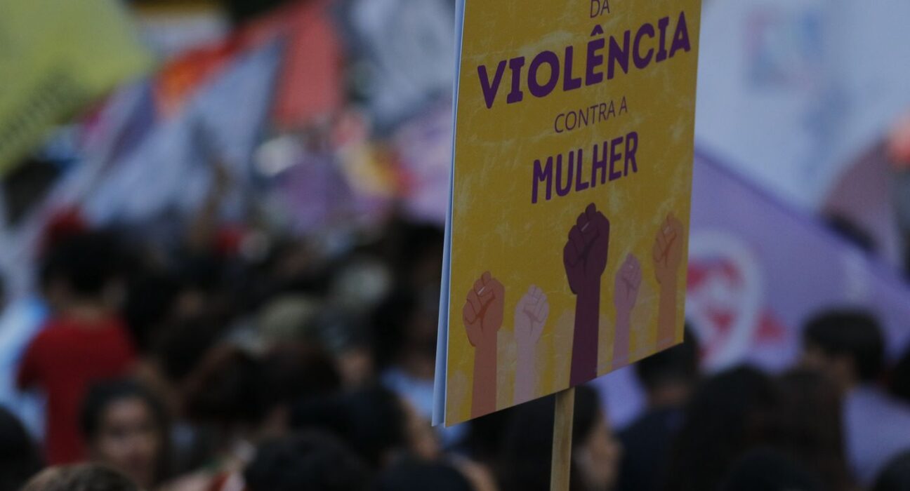 Plataformas vão informar canais de denúncia de violência contra mulher