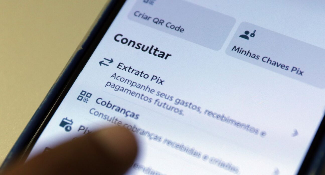 Número de transações com Pix caem 10% após proibição de bets