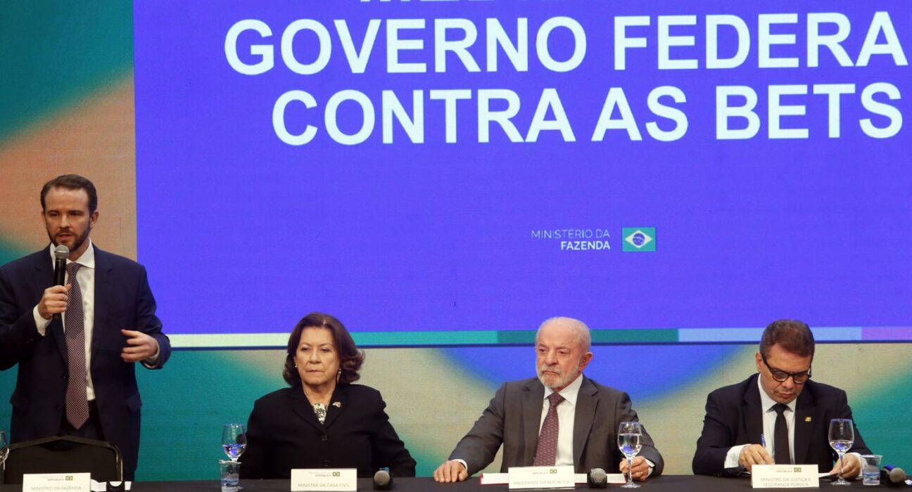 Bets passam a ser proibidas no país e apostador receberá saldo