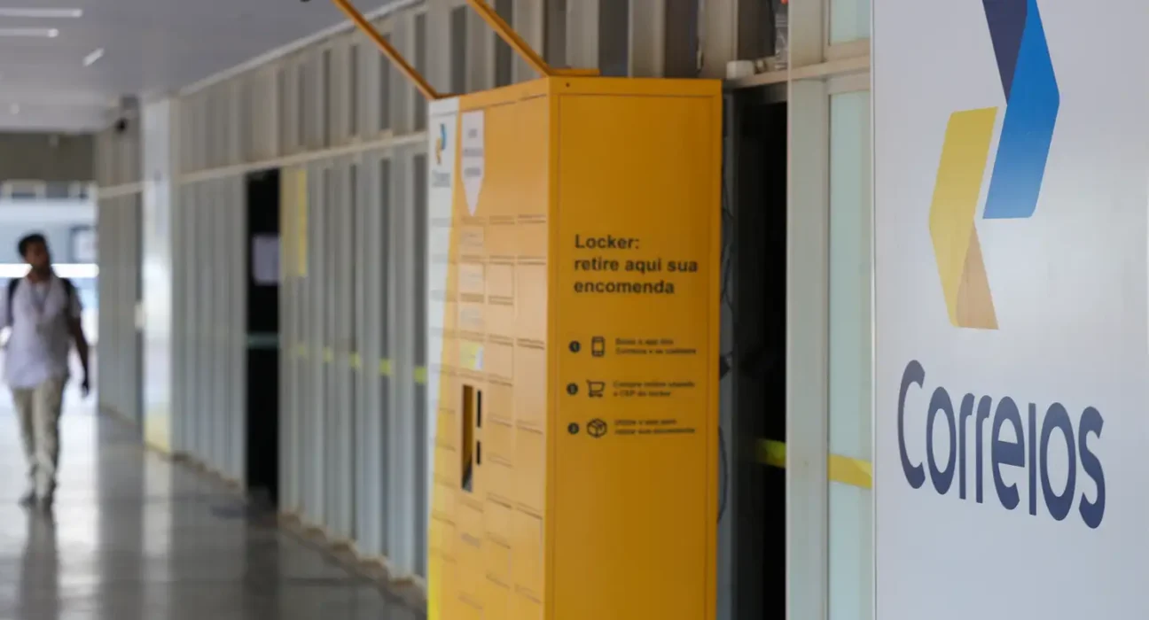 Após semana em greve, empregados dos Correios têm dissídio na segunda