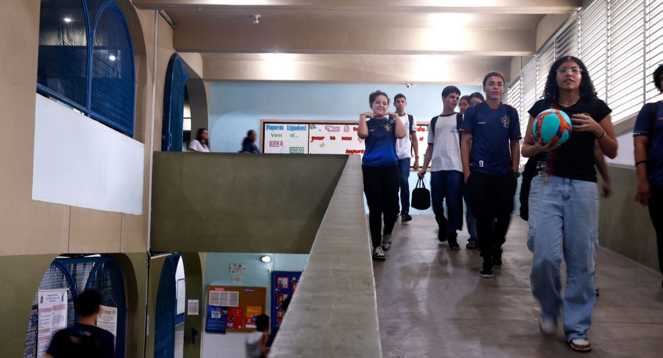 Pé-de-Meia começa a pagar sexta parcela a estudantes nesta segunda