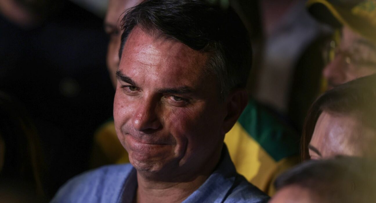Imprensa internacional repercute fuga de Flávio Bolsonaro do Brasil