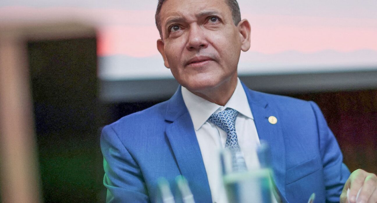 Eleição segue normal e sem sinal de interferência externa, diz Marques
