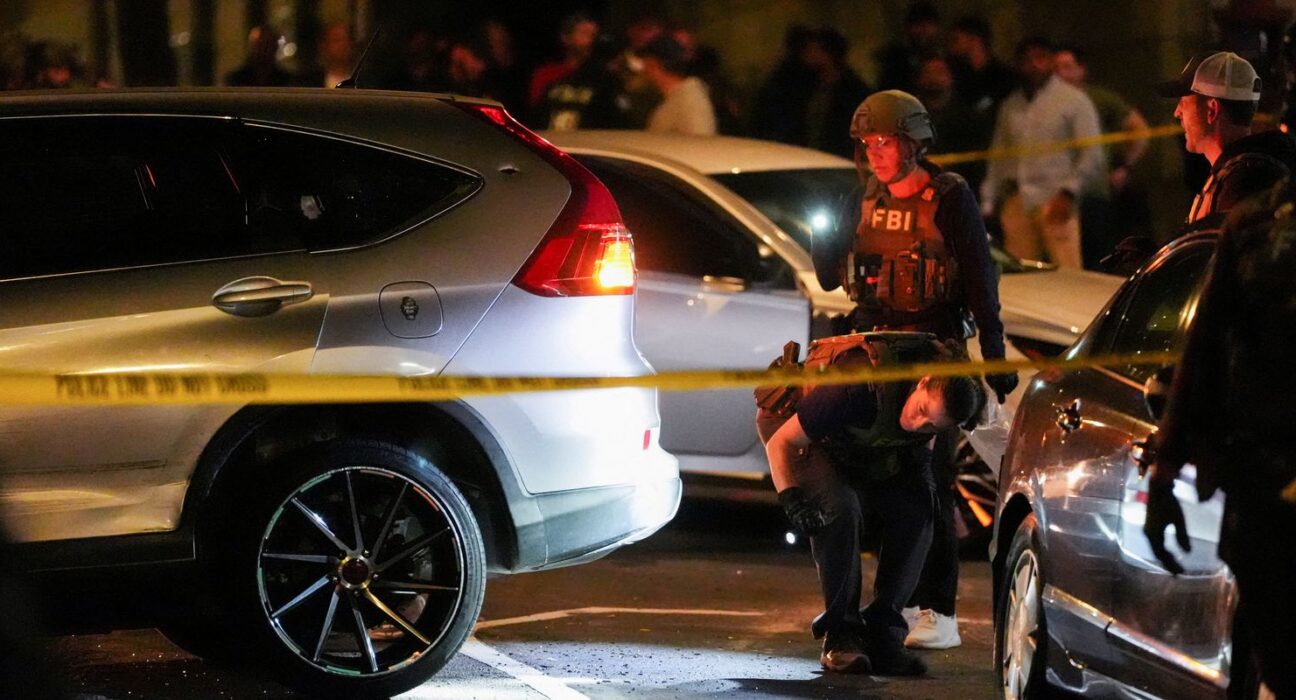 Homem é baleado em Nova York dentro de carro por agentes do ICE