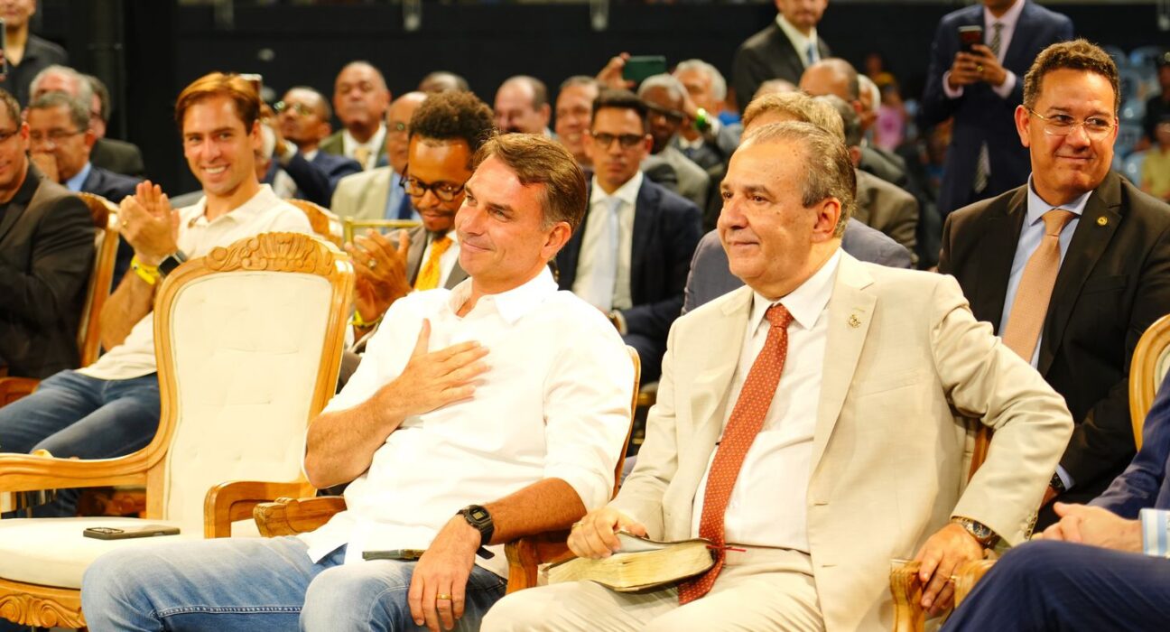 Flávio passa domingo reunido com prefeitos e vereadores de São Paulo
