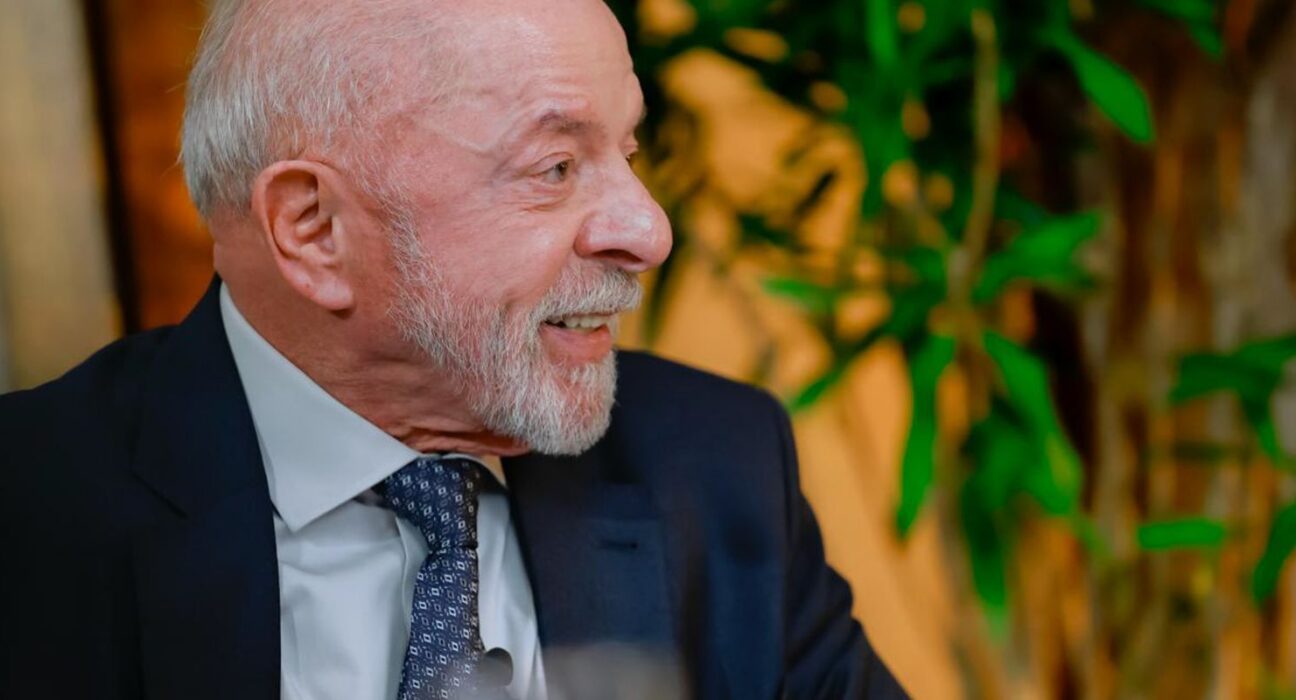 Lula diz que vai entregar amanhã ao TSE pedido de abertura de sigilo