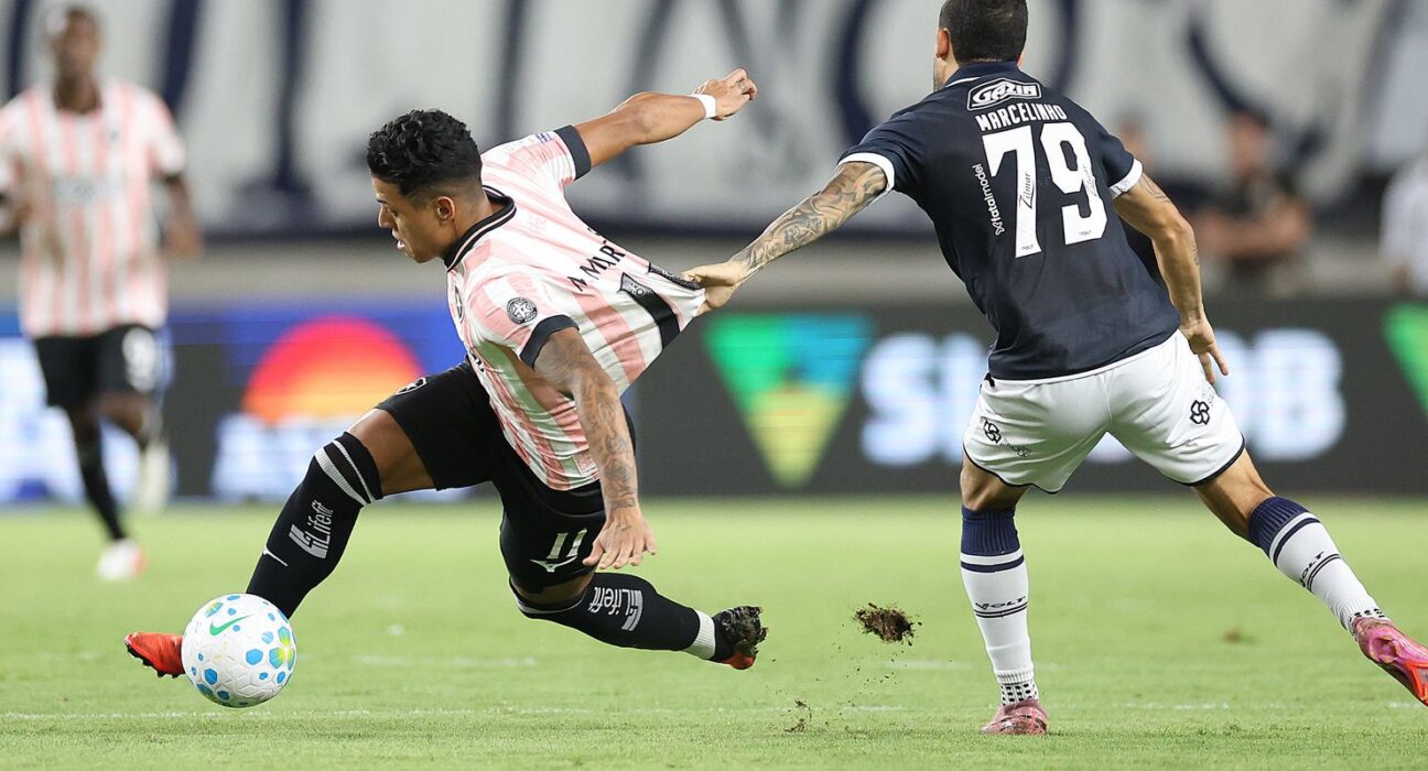 Remo volta a vencer após 12 jogos e complica Botafogo no Brasileirão