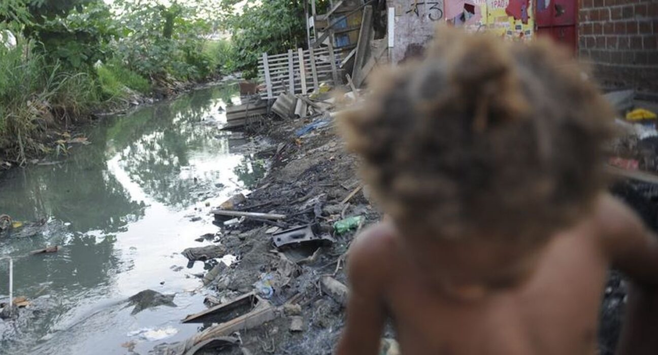 Brasil: 30 milhões de crianças estão expostas aos riscos climáticos