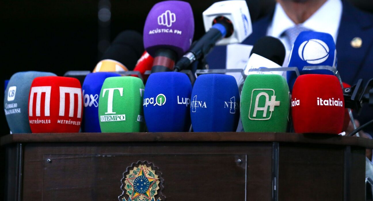 Jornalistas sofreram mais de 14 mil ataques no 1º turno das eleições
