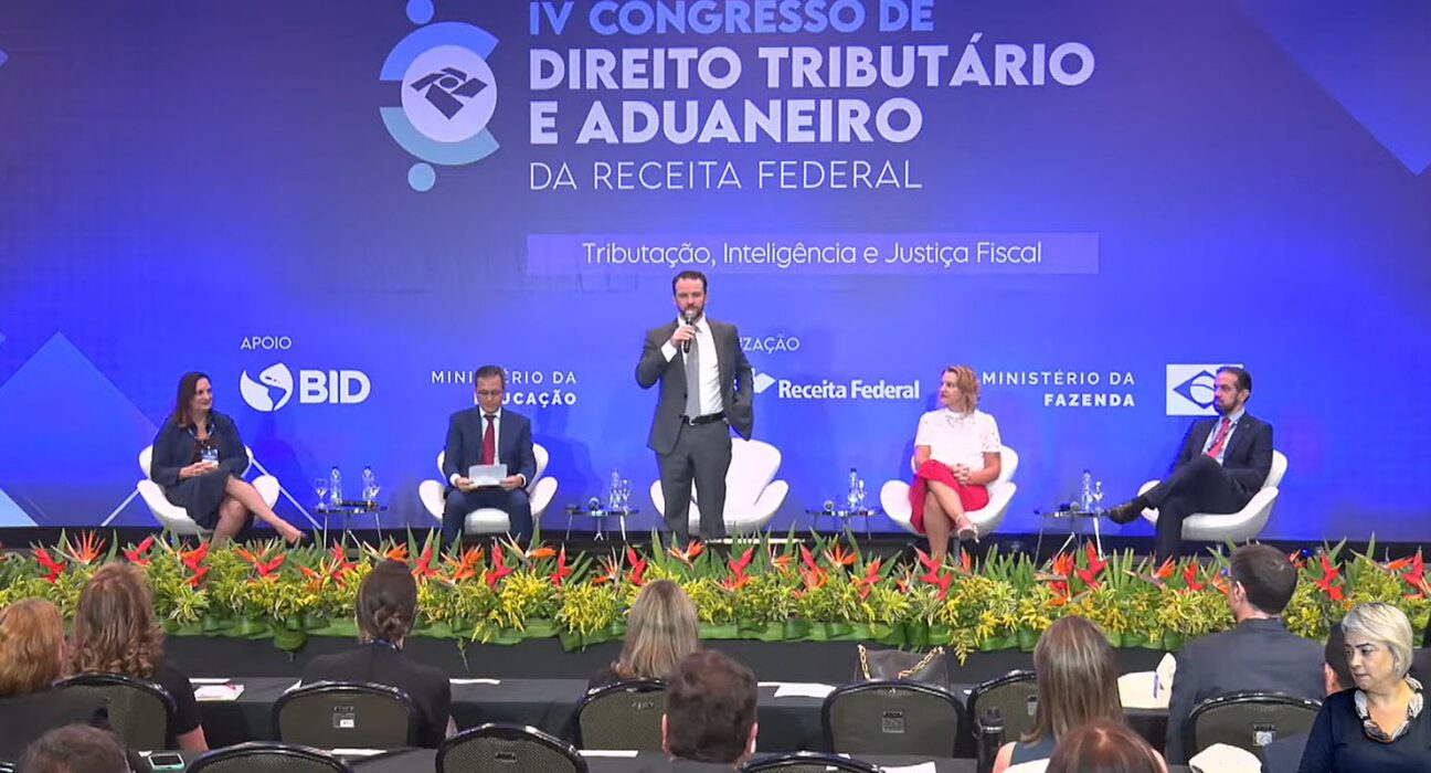 Durigan defende Receita como plataforma de inteligência do Estado