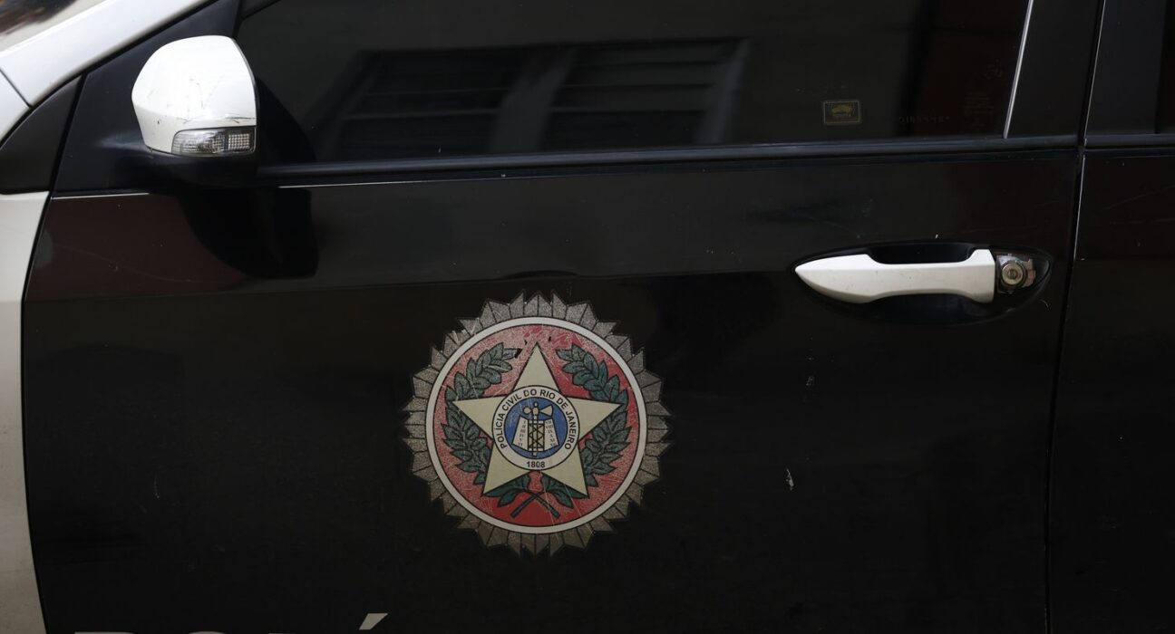 Polícia investiga ligação de policiais com facção criminosa