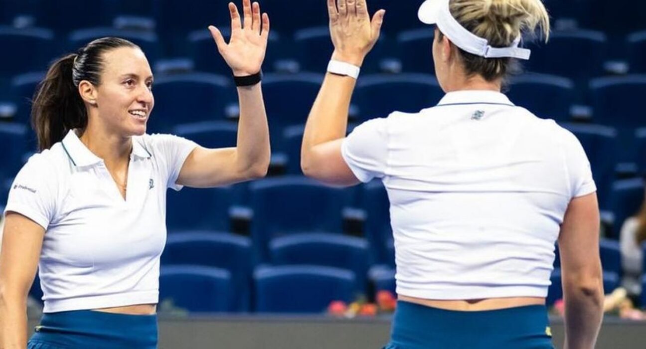 Dupla de Stefani bate campeãs olímpicas e avança à semi em Pequim