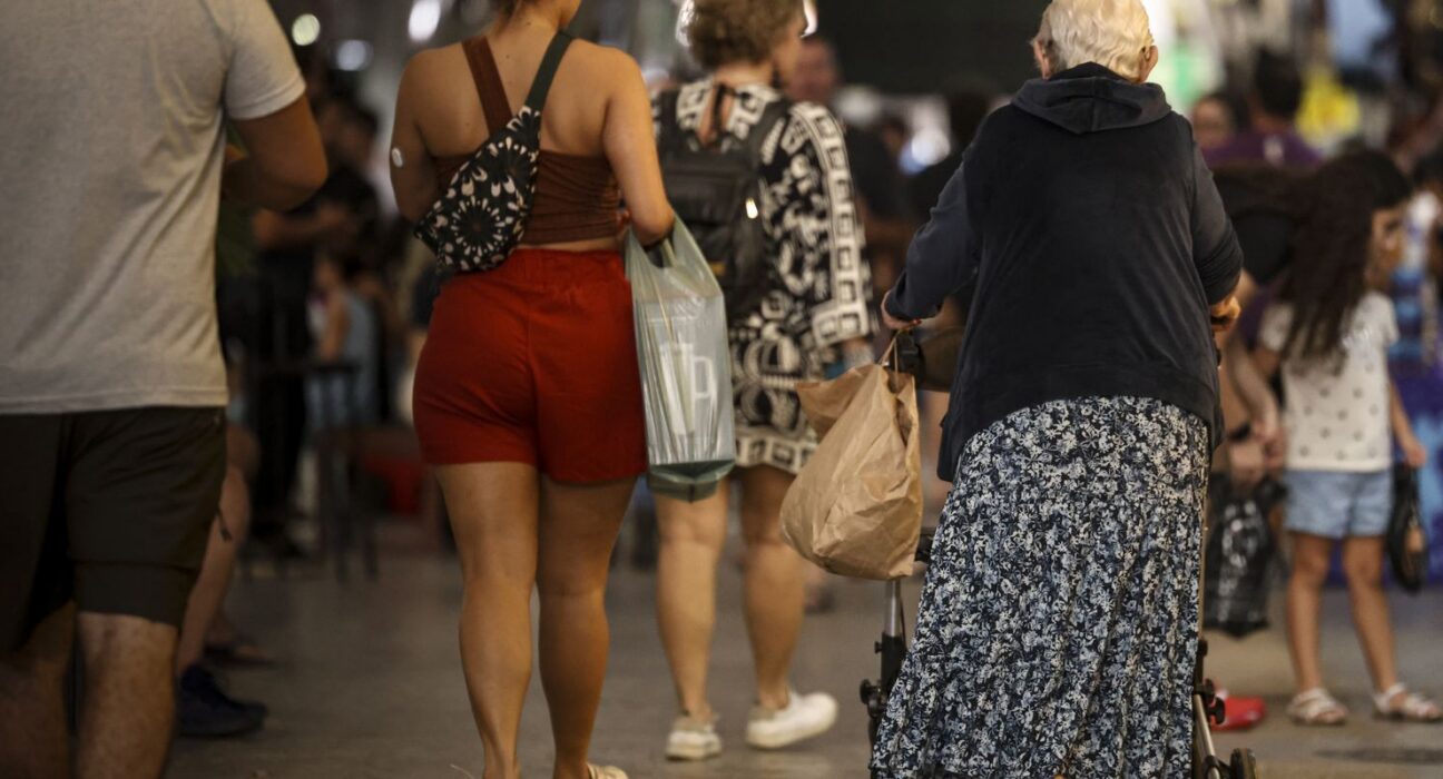 Corte amplo de gastos públicos afetaria área social, dizem economistas