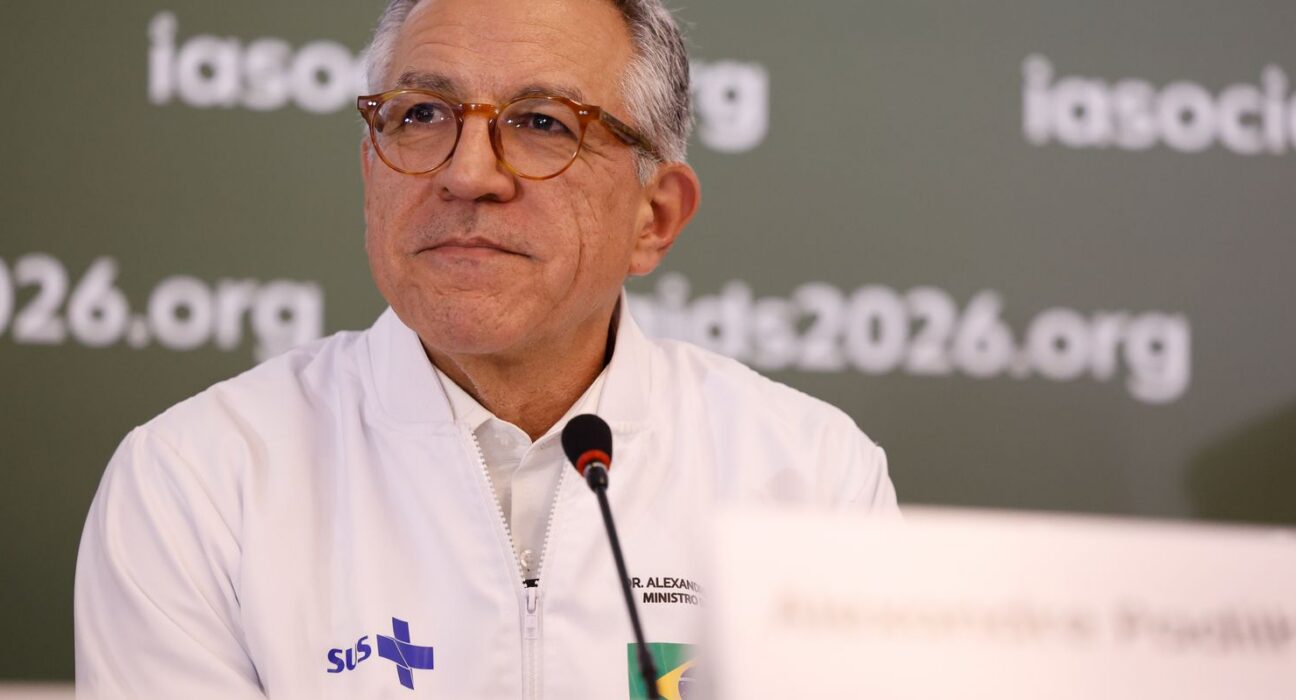 PF desmente Veja; Padilha aciona Justiça sobre fake news contra Lula