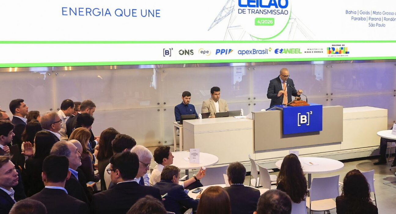 Com muita disputa, Aneel leiloou oito lotes de transmissão de energia