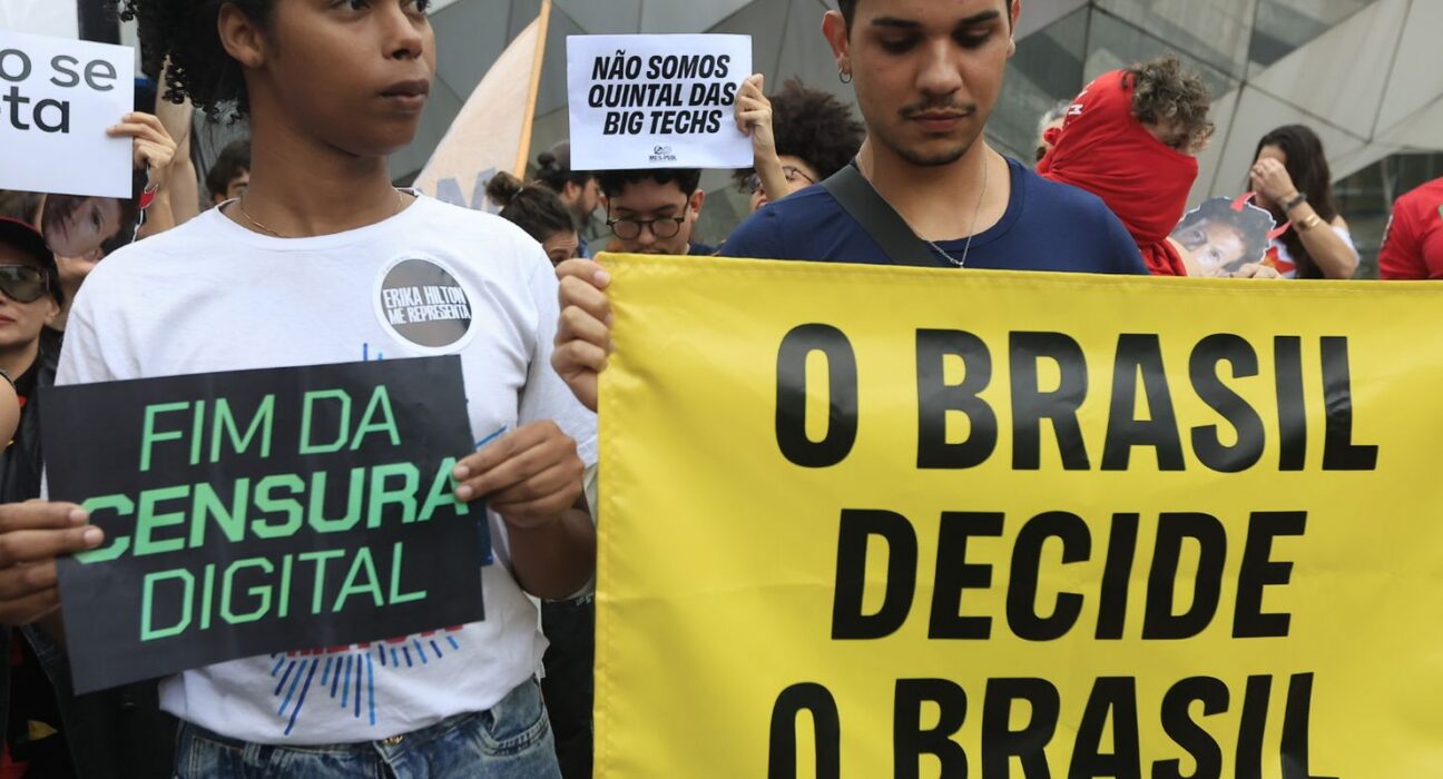 Sociedade civil manifesta preocupação ao TSE por censura nas redes
