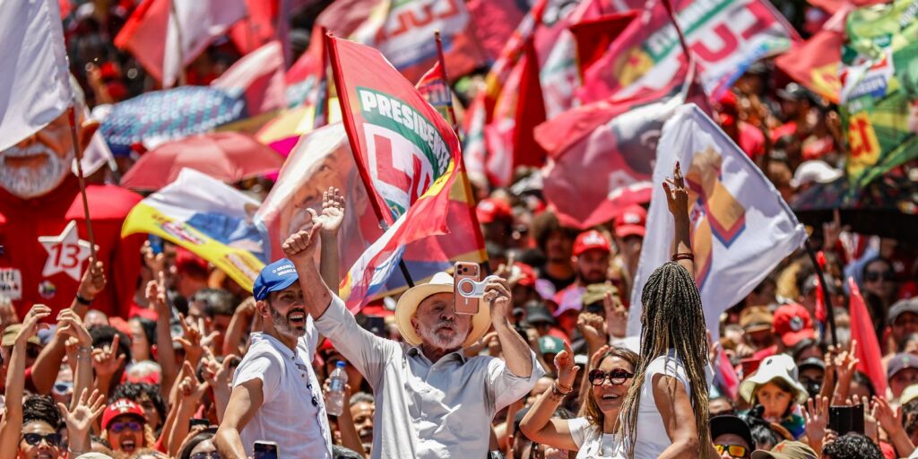 Brasil não será governado por sócios do Banco Master, diz Lula
