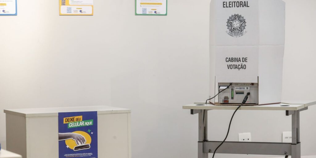 Eleitores de Itaguaí, no Rio, votam domingo também para prefeito
