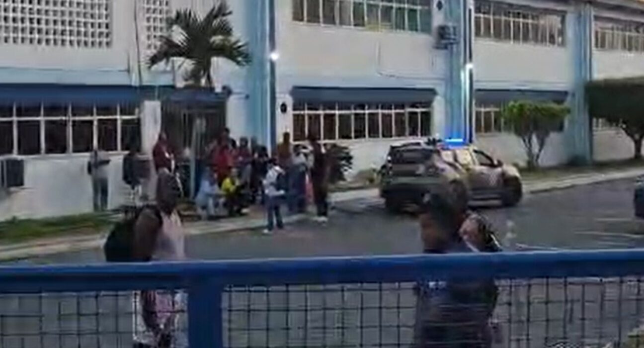 Eleitores relatam urnas fechadas e falta de transporte em Salvador