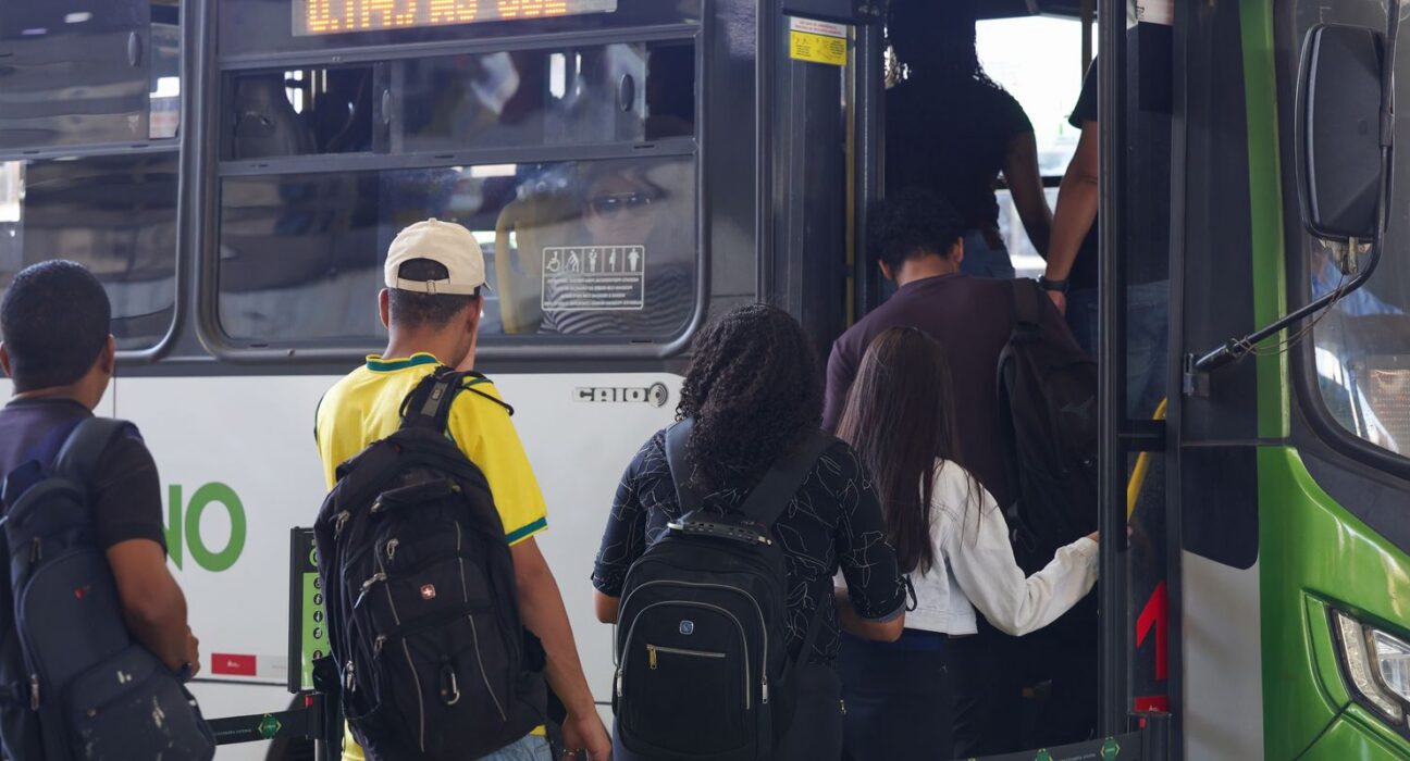 Prefeituras e estados devem garantir transporte gratuito no 2° turno