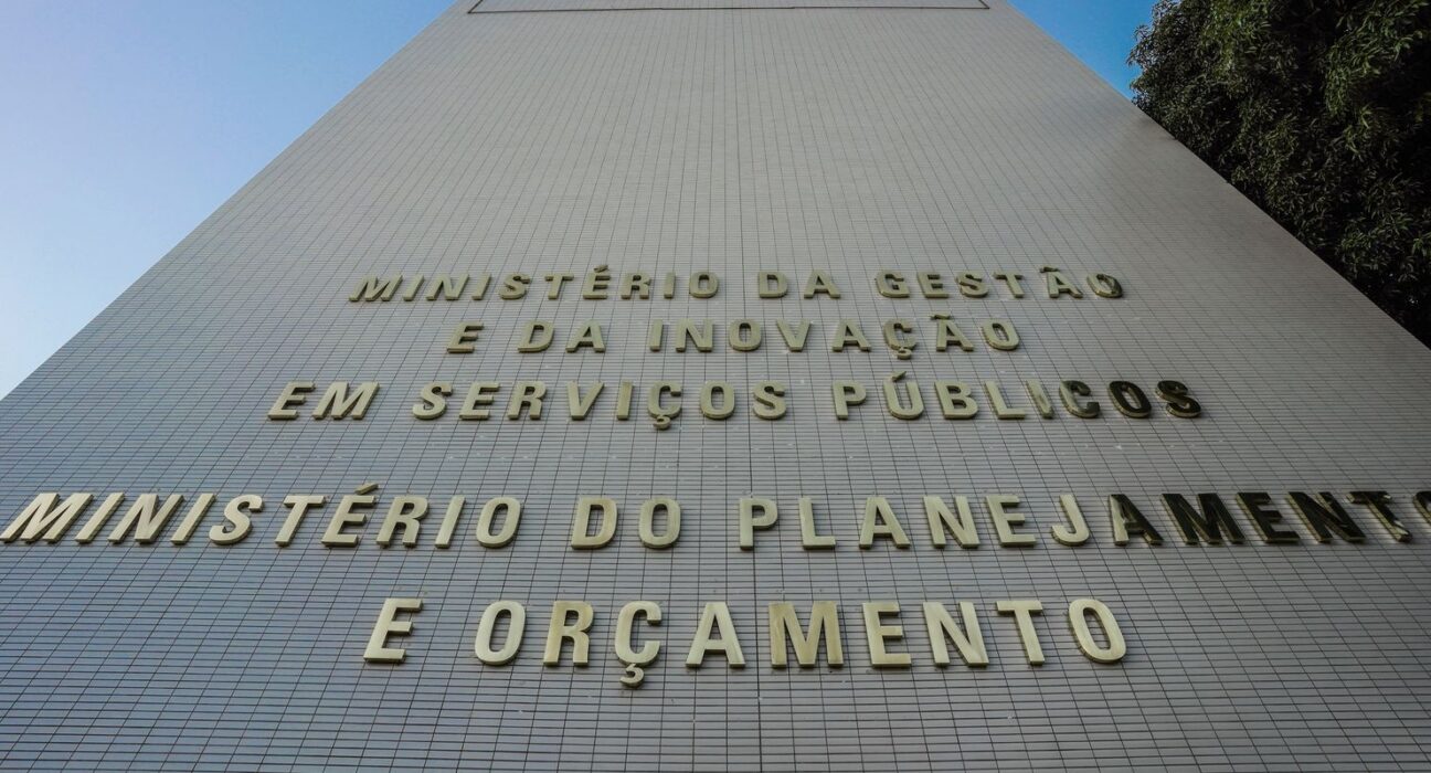 Governo libera R$ 5,2 bilhões para reforçar assistência social e saúde
