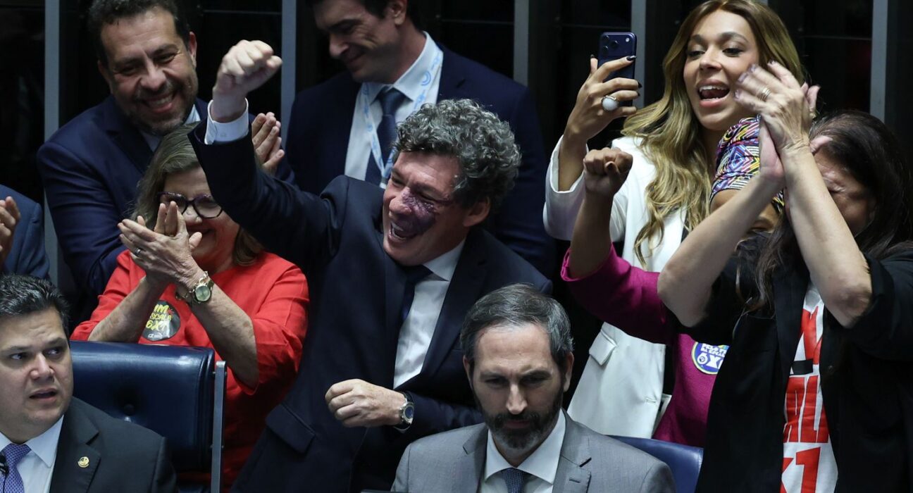 Senado aprova fim da escala 6x1 e redução da jornada de trabalho