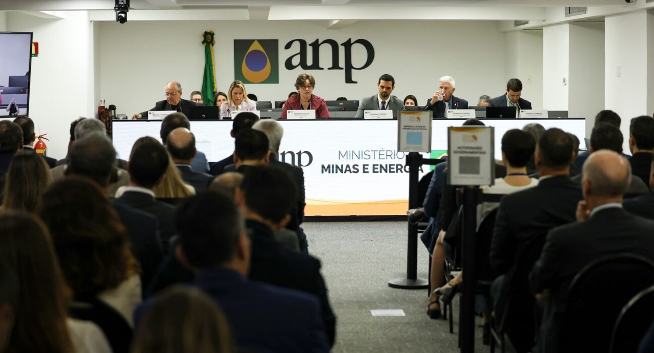 Leilão da ANP arrecada R$ 3 bilhões com a venda de 49 blocos