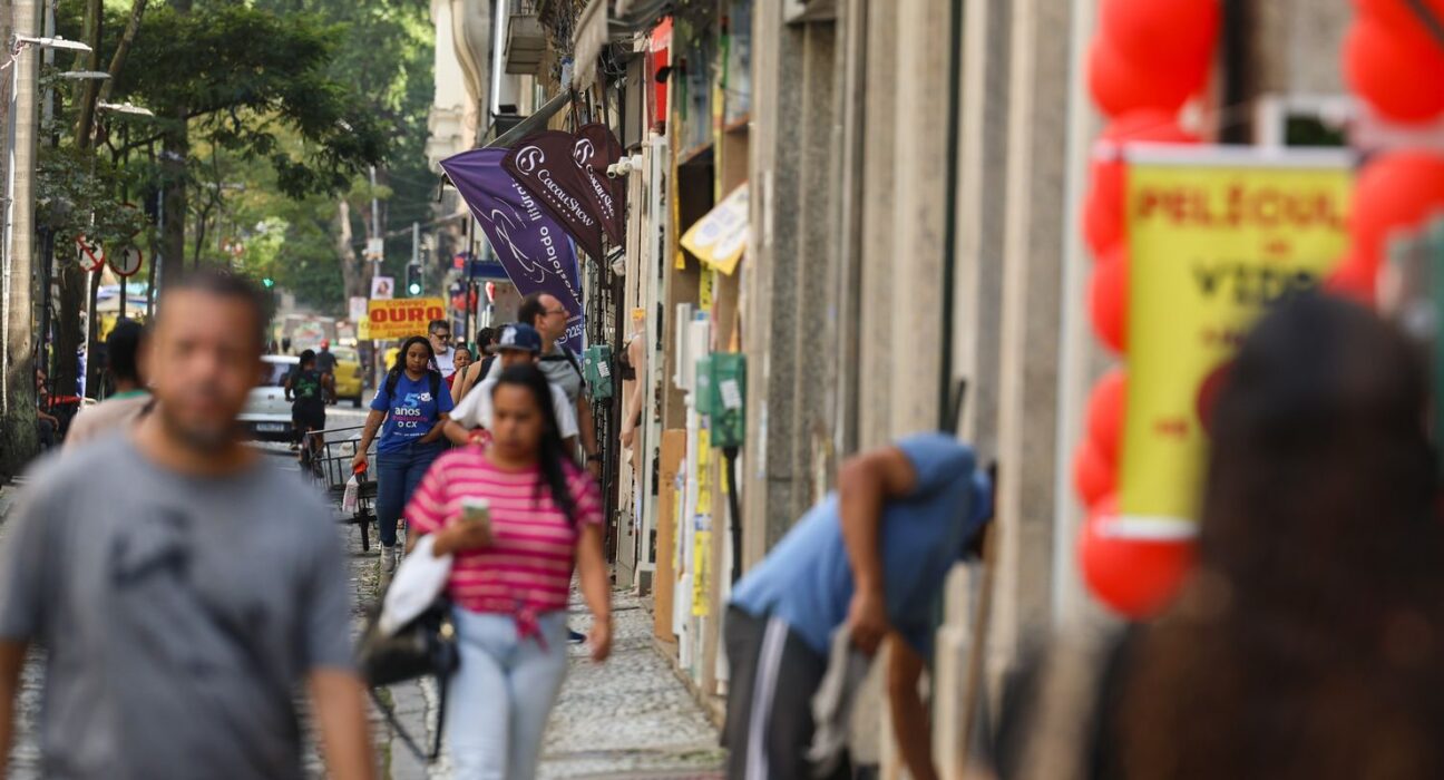 Fim da escala 6x1 traz esperança de mais tempo para família e saúde